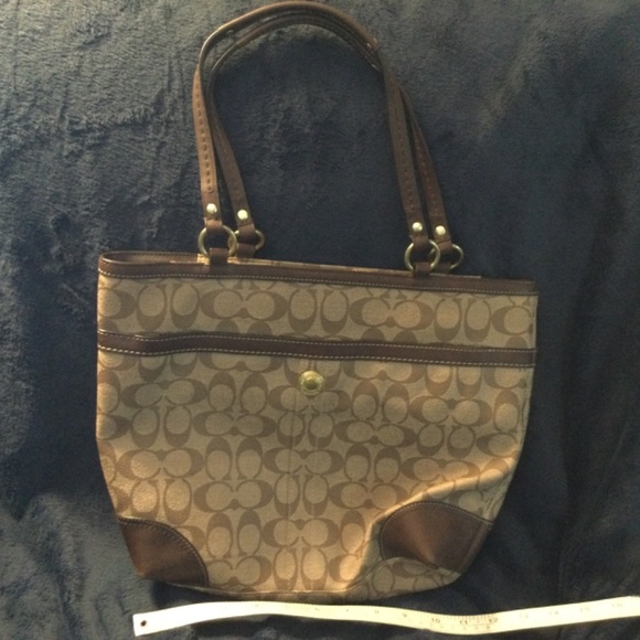 Coach - Picture 2 of 4